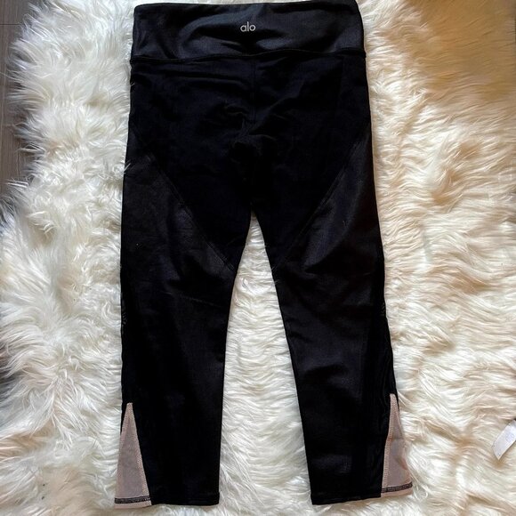 Alo high waisted Yoga black leggings with details on the back size XS - Picture 5 of 5